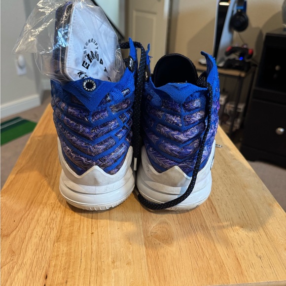 Nike Blue and Black Lebron Uninterrupted Size 14 - Picture 3 of 5